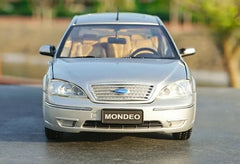 1:18 Ford 2000 Mondeo 