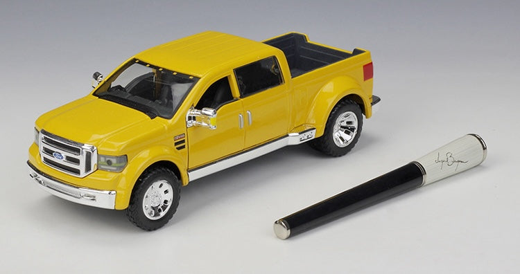 1:32 Ford 2002 Mighty F-350 Super Duty Die Cast Model Car