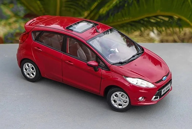 1:18 Ford 2008 Fiesta Die Cast Model Car