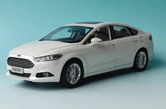 1:18 Ford 2012 Mondeo Die Cast Model Car