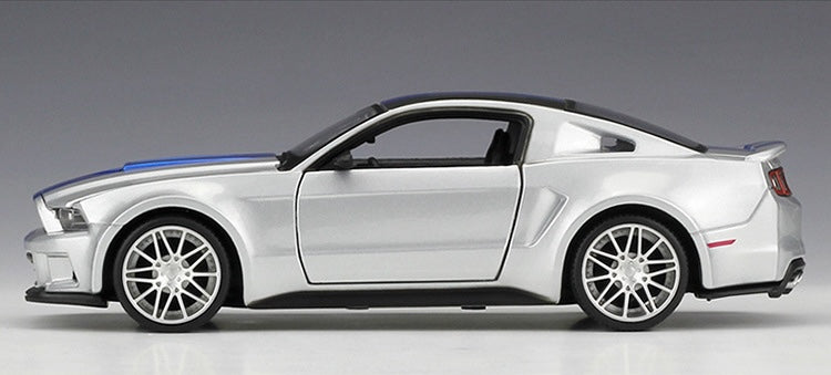 1:24 Ford 2014 Mustang Street Racer Die Cast Model Car