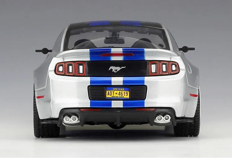 1:24 Ford Mustang Street Racer 2014 