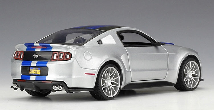 1:24 Ford 2014 Mustang Street Racer Die Cast Model Car