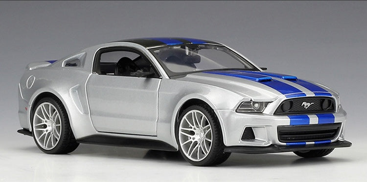 1:24 Ford 2014 Mustang Street Racer Die Cast Model Car