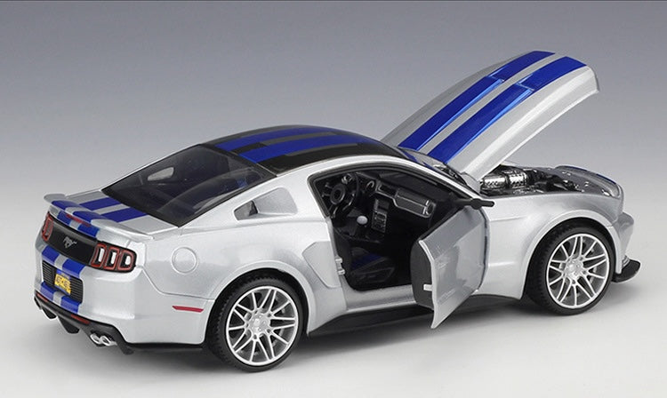 1:24 Ford 2014 Mustang Street Racer Die Cast Model Car