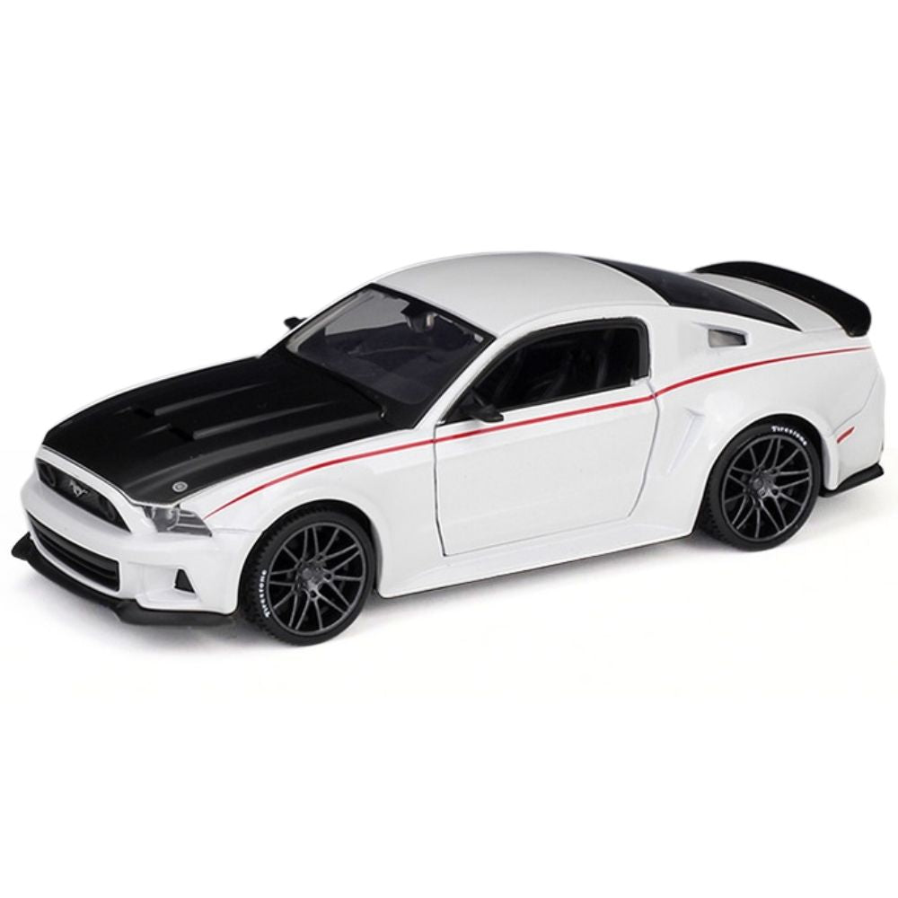 1:24 Ford 2014 Mustang Street Racer White Die Cast Model Car