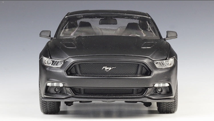 1:18 Ford 2015 Mustang GT Die Cast Model Car