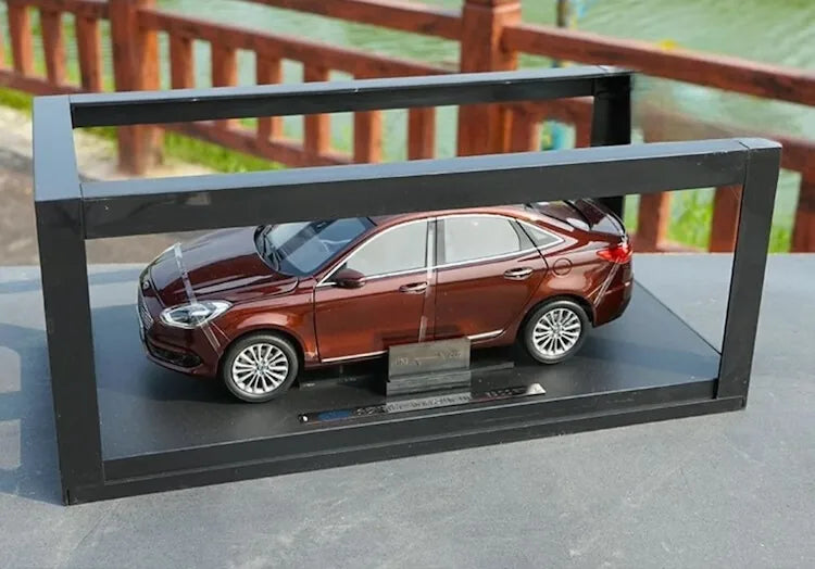 1:18 Ford 2019 Escort Die Cast Model Car