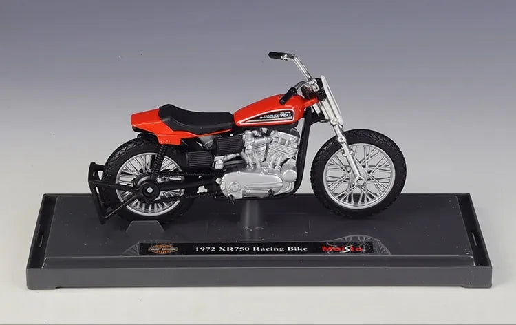 Moto de course Harley-Davidson XR 750 1972 à l'échelle 1:18 