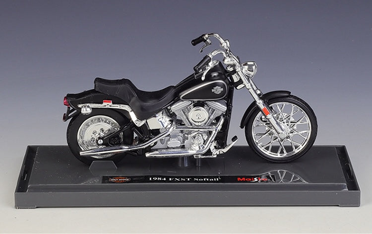 1:18 Harley-Davidson 1984 FXST Softail Motorcycle Model