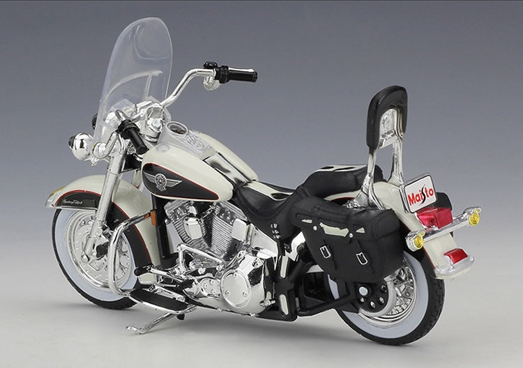 1:18 Harley-Davidson 1993 FLSTN Heritage Softail Motorcycle Model