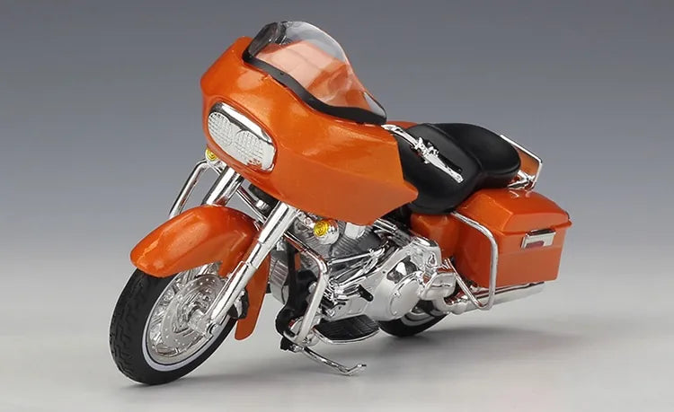 1:18 Harley-Davidson 2002 FLTR Road Glide