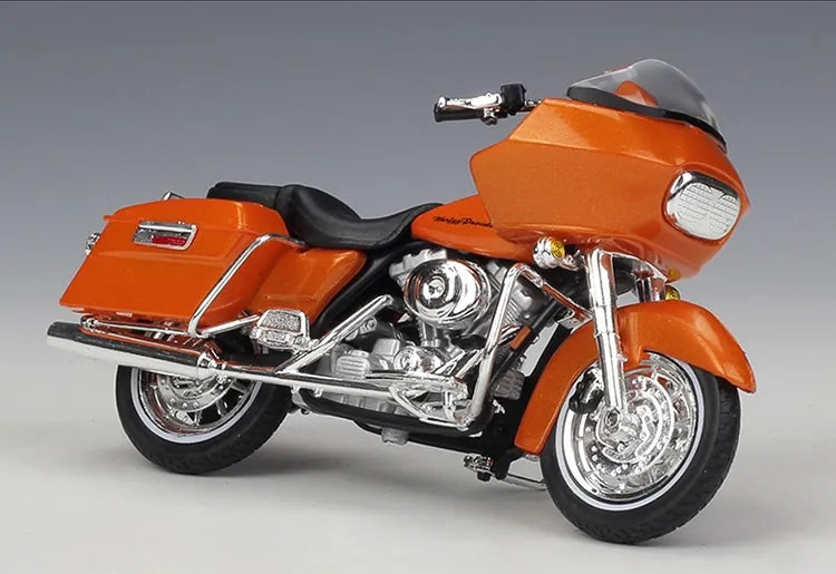 1:18 Harley-Davidson 2002 FLTR Road Glide