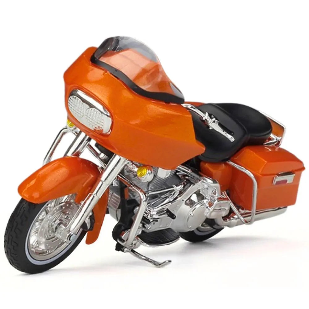 1:18 Harley-Davidson 2002 FLTR Road Glide