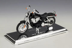 1:18 Harley-Davidson 2006 FXDBI Dyna Street Bob