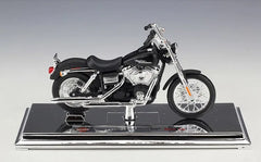 1:18 Harley-Davidson 2006 FXDBI Dyna Street Bob