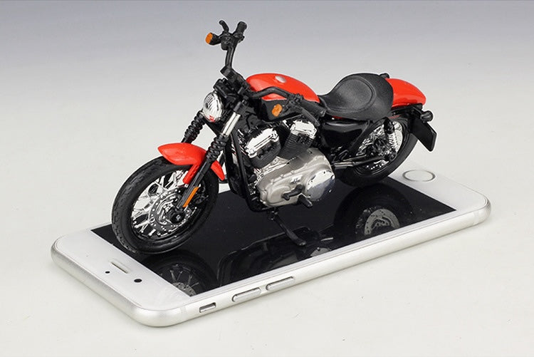 1:18 Harley-Davidson 2007 XL 1200N Nightster Motorcycle Model