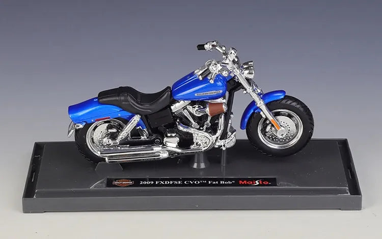 1:18 Harley-Davidson 2009 FXDFSE CVO Fat Bob