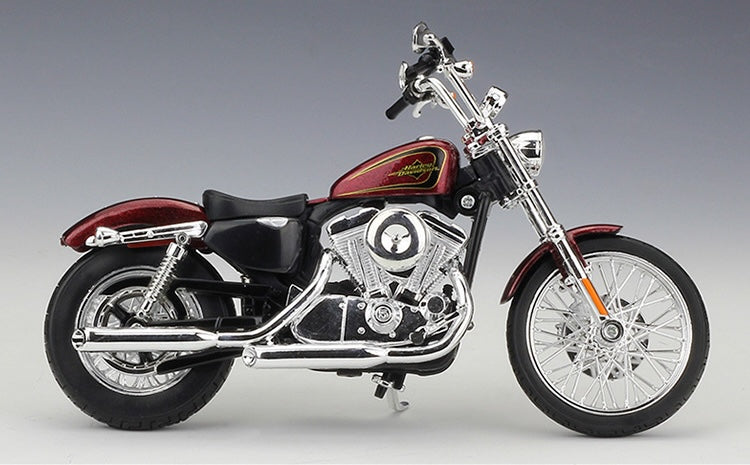 1:12 Harley-Davidson 2012 XL 1200V Seventy-Two Motorcycle Model