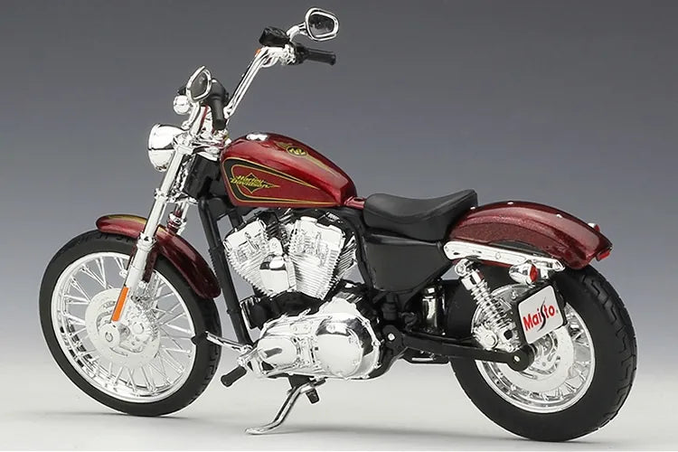 1:12 Harley-Davidson 2012 XL 1200V Seventy-Two 