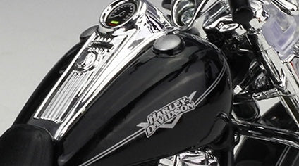 1:12 Harley-Davidson 2013 FLHRC Road King Classic Motorcycle Model