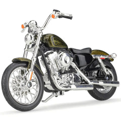 1:18 Harley-Davidson 2013 XL 1200V Seventy-Two