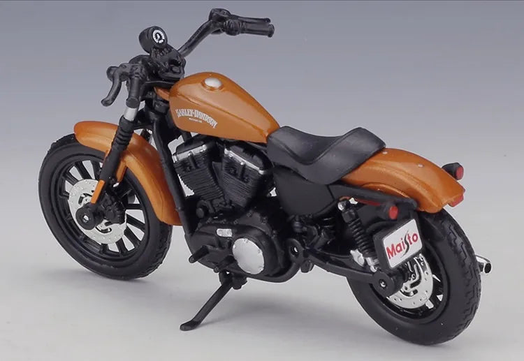 1:18 Harley-Davidson 2014 Sportster Iron 883