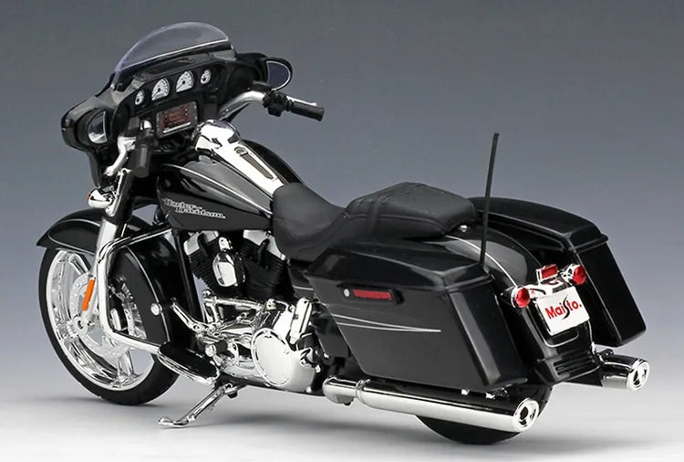 1:12 Harley-Davidson 2015 Street Glide Spécial 