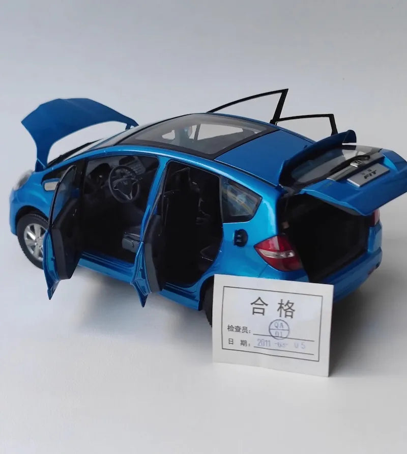 1:18 Honda 2007 Fit/Jazz Die Cast Model Car