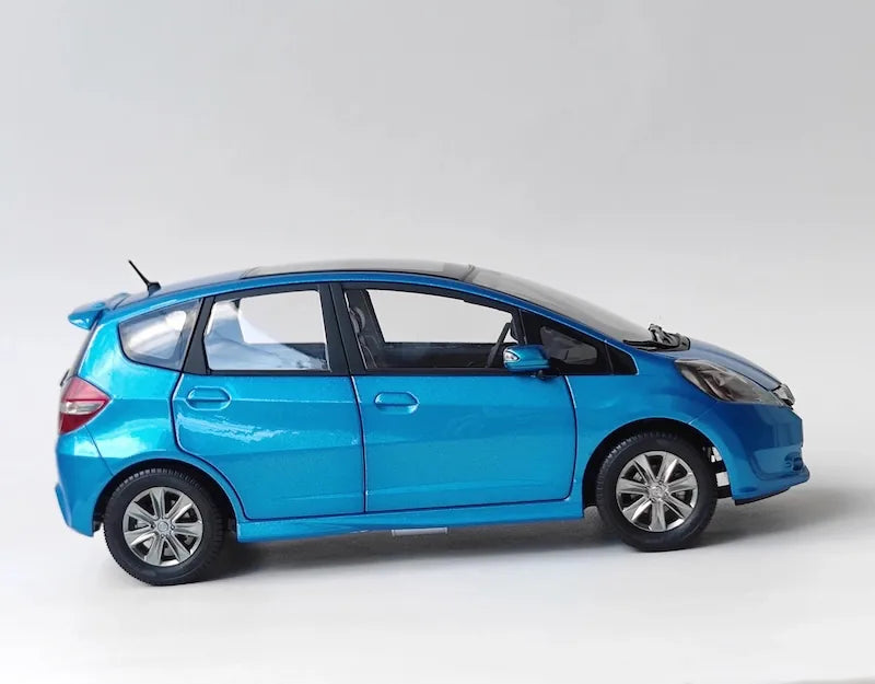 1:18 Honda 2007 Fit/Jazz Die Cast Model Car