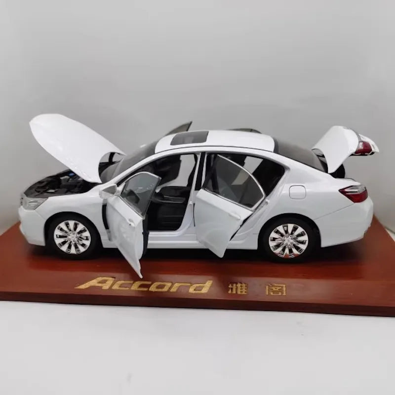 1:18 Honda 2013 Accord Die Cast Model Car