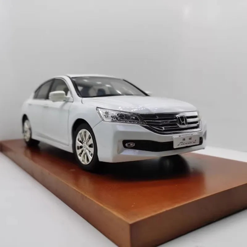 1:18 Honda 2013 Accord Die Cast Model Car