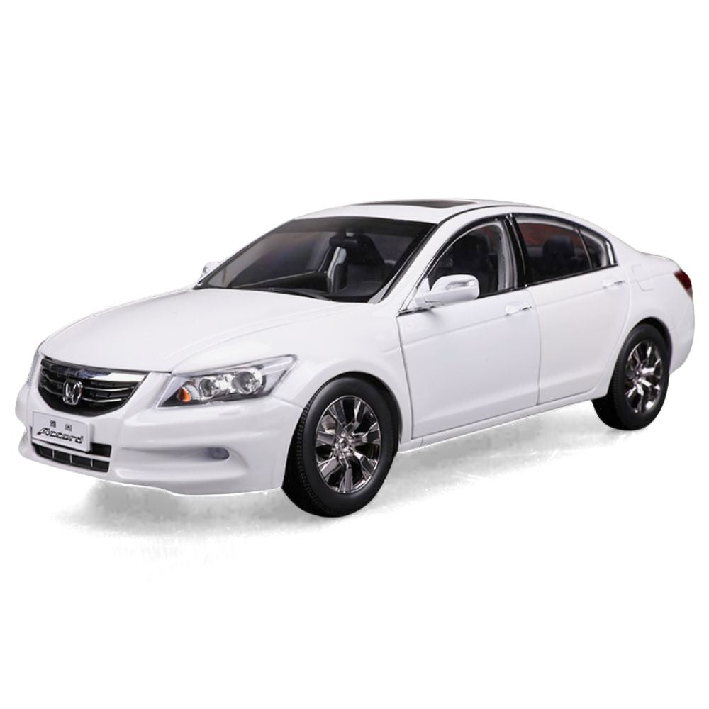 1:18 Honda 2013 Accord 9th White Die Cast Model Car