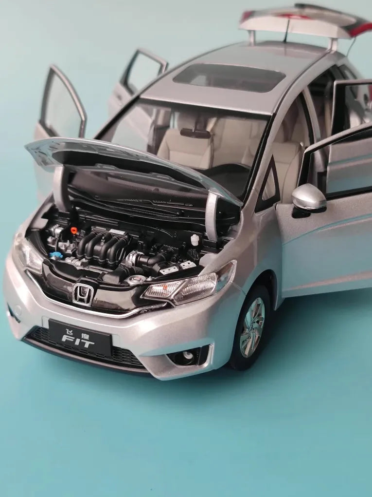 1:18 Honda 2013 Fit/Jazz Die Cast Model Car