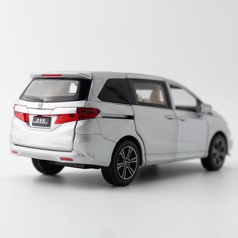 1:32 Honda 2013 Odyssey Die Cast Model Car