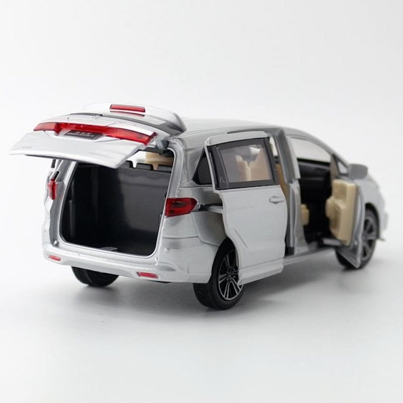 1:32 Honda 2013 Odyssey Die Cast Model Car