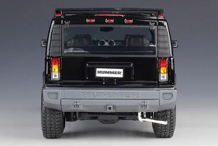 1:18 Hummer 2003 H2 SUV 