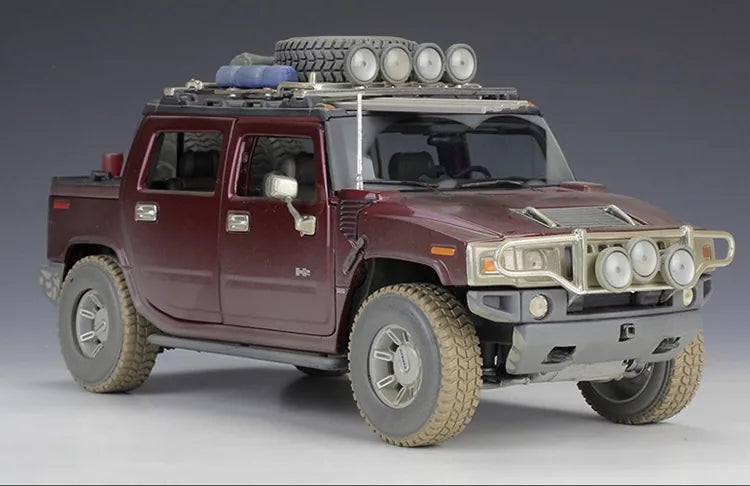 1:18 Hummer 2005 H2 SUT Die Cast Model Car