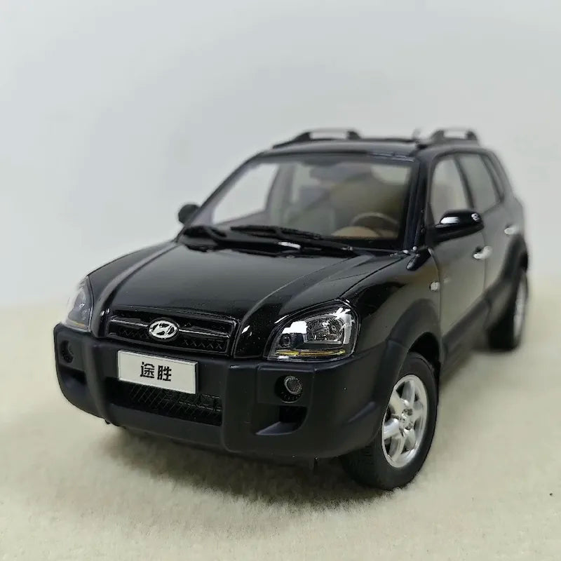 1:18 Hyundai 2004 Tucson Black Die Cast Model Car