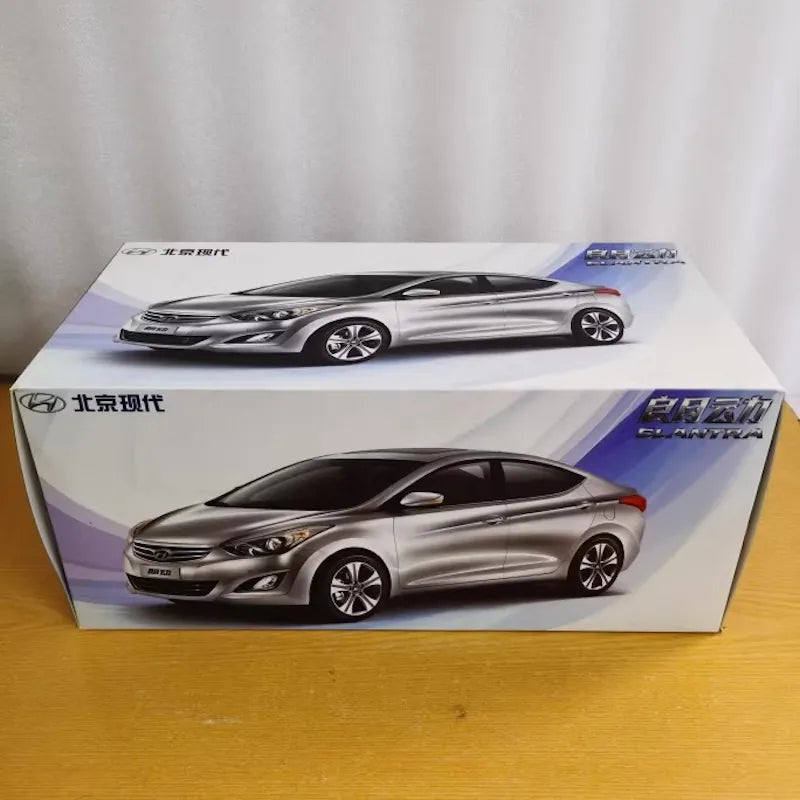 1:18 Hyundai 2013 Elantra Die Cast Model Car