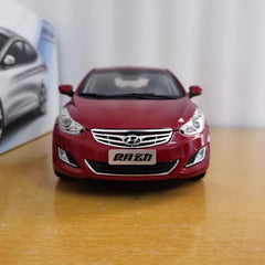 1:18 Hyundai 2013 Elantra Die Cast Model Car