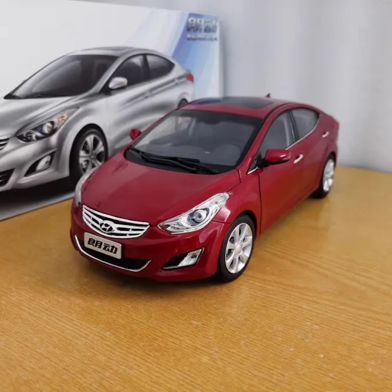 1:18 Hyundai 2013 Elantra Red Die Cast Model Car