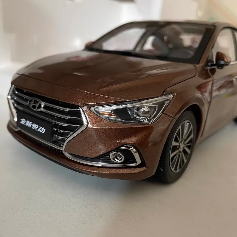 1:18 Hyundai 2017 Celesta Die Cast Model Car