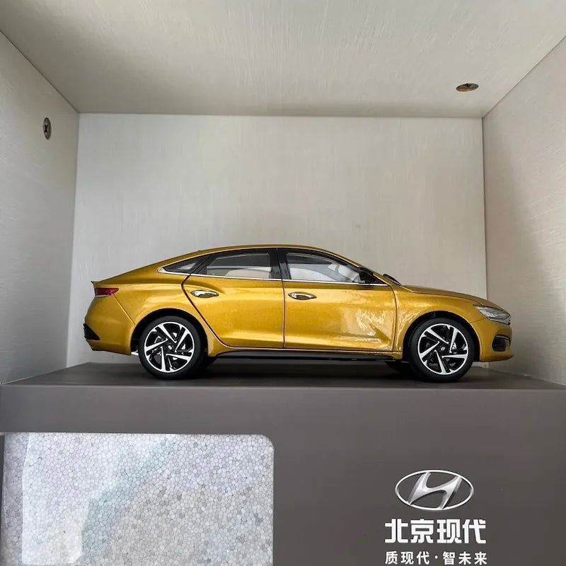 1:18 Hyundai 2018 Lafesta Die Cast Model Car