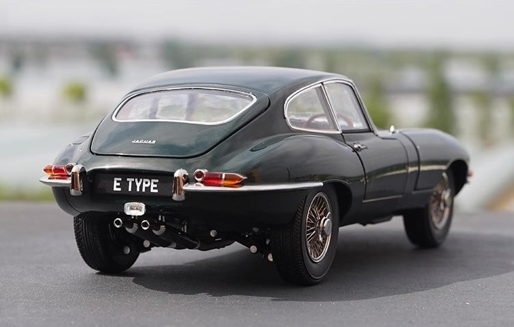 1:18 Jaguar 1974 E-Type Die Cast Model Car