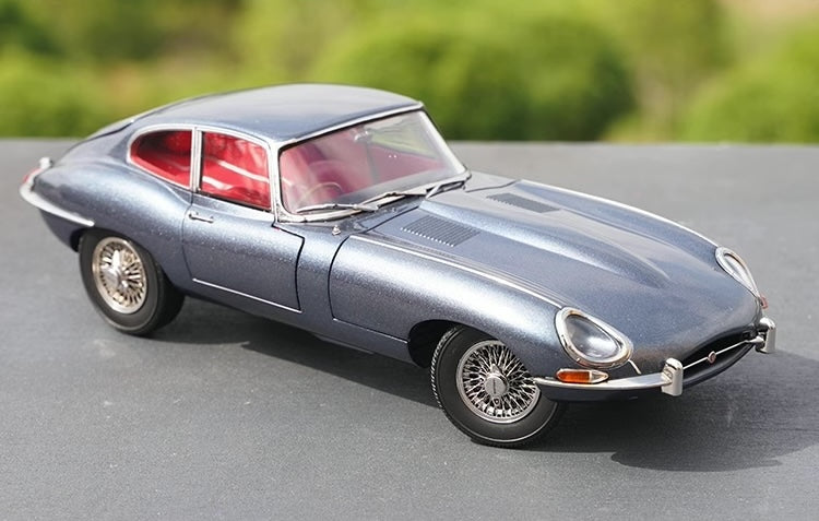 1:18 Jaguar 1974 E-Type Die Cast Model Car