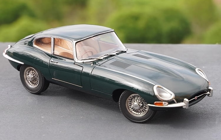 1:18 Jaguar 1974 E-Type Die Cast Model Car