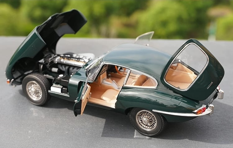 1:18 Jaguar 1974 E-Type Die Cast Model Car