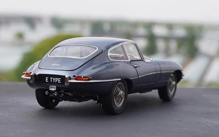 1:18 Jaguar 1974 E-Type Die Cast Model Car