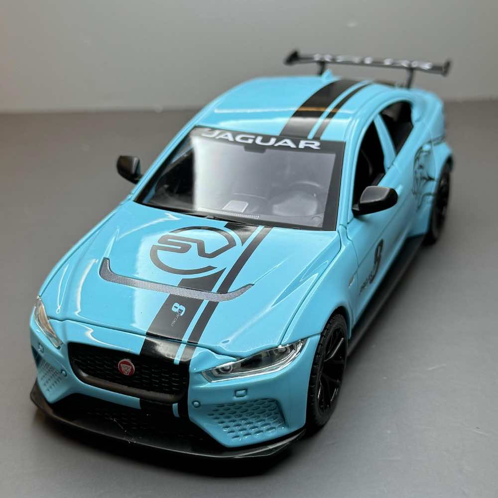 1:24 Jaguar 2017 XE SV Project 8 Die Cast Model Car